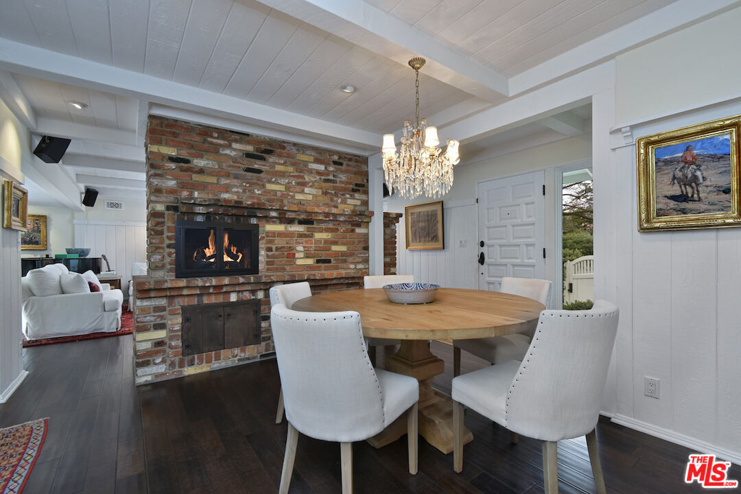 3853 Stone Canyon Ave