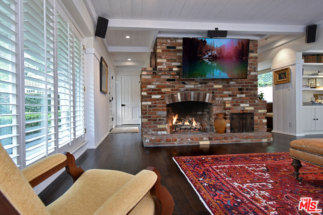 3853 Stone Canyon Ave