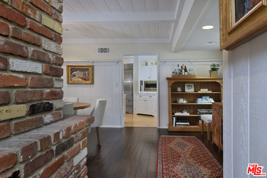 3853 Stone Canyon Ave