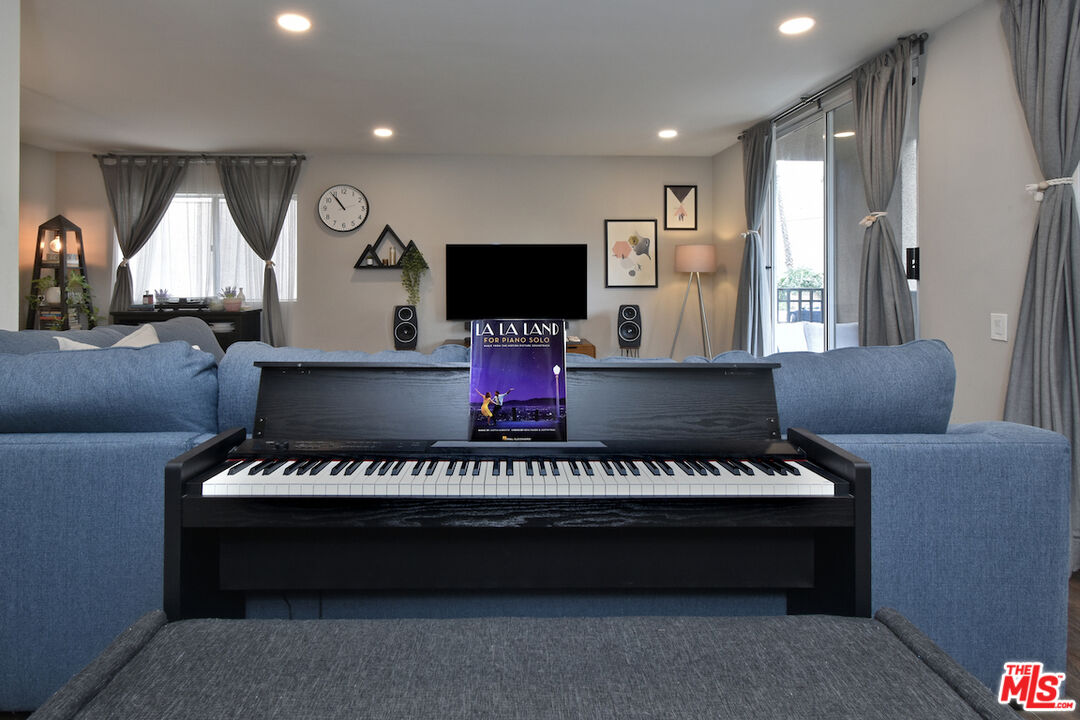 4630 Willis Ave Unit: 110