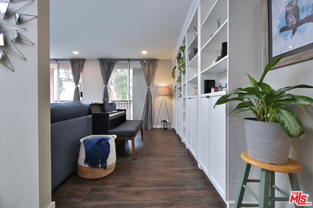 4630 Willis Ave Unit: 110
