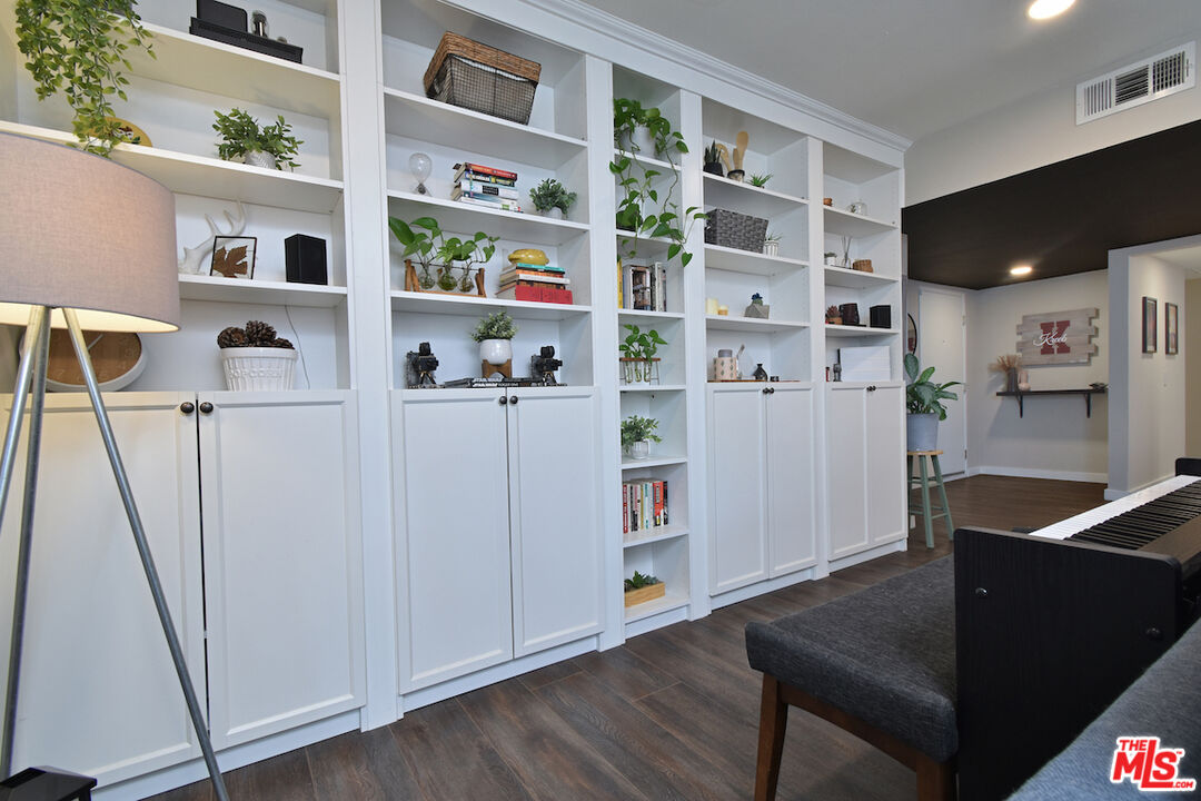 4630 Willis Ave Unit: 110