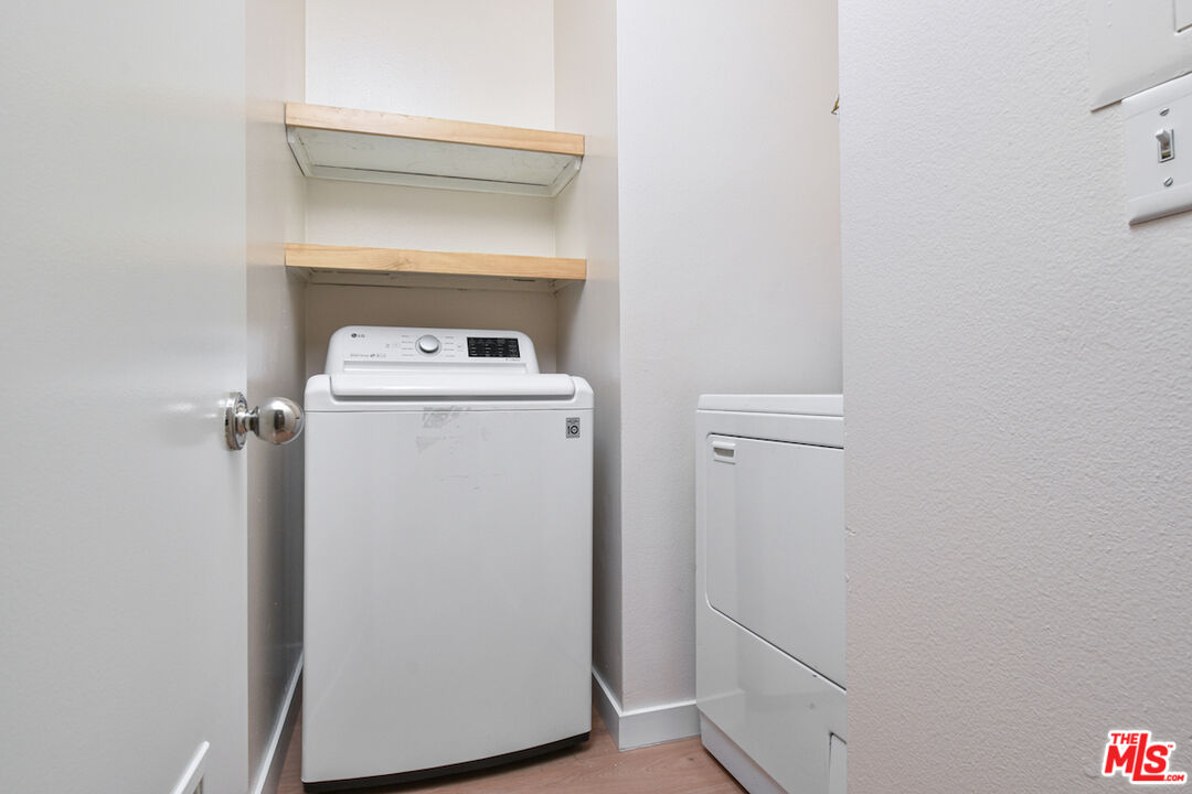 5350 White Oak Ave Unit: 408