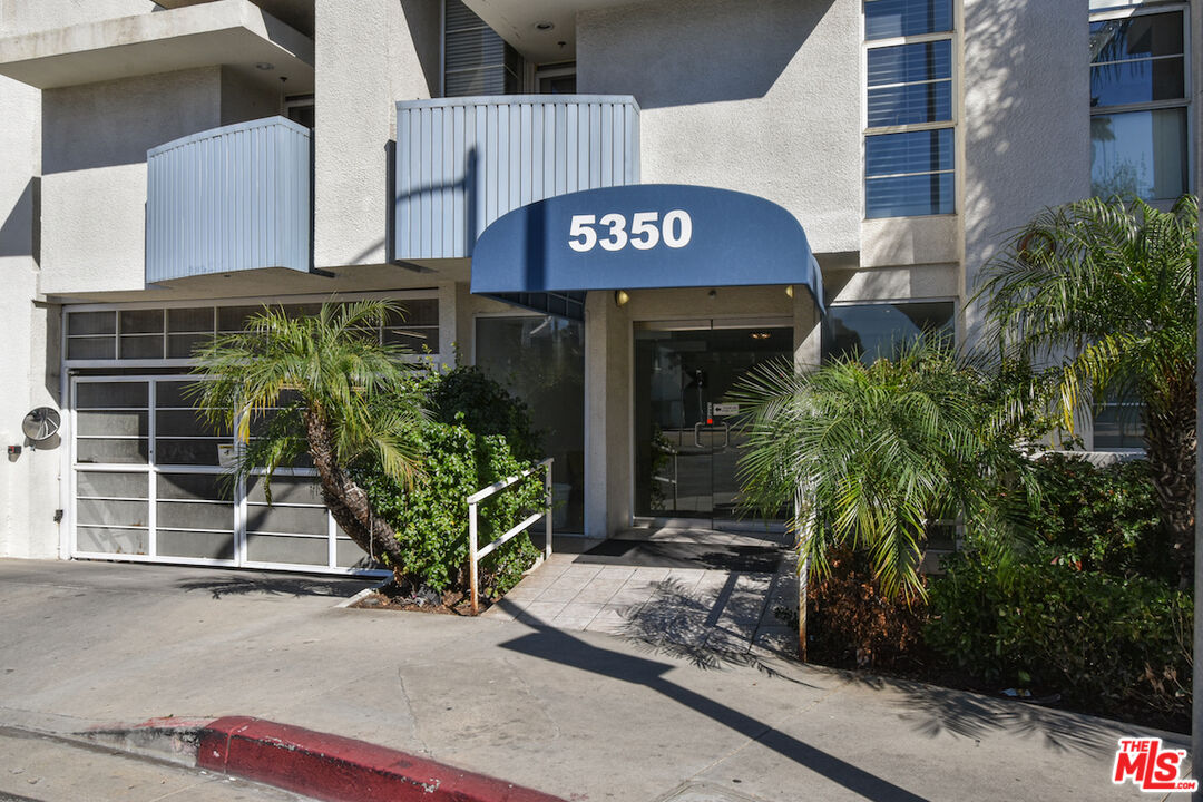 5350 White Oak Ave Unit: 408