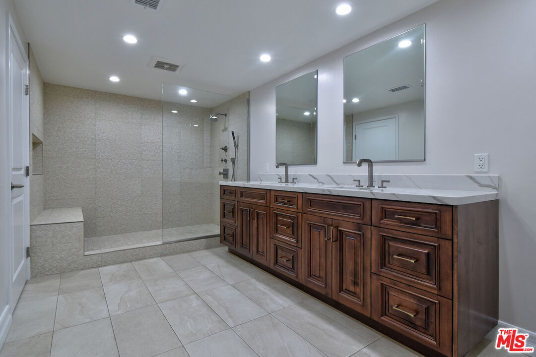 23637 Park Belmonte