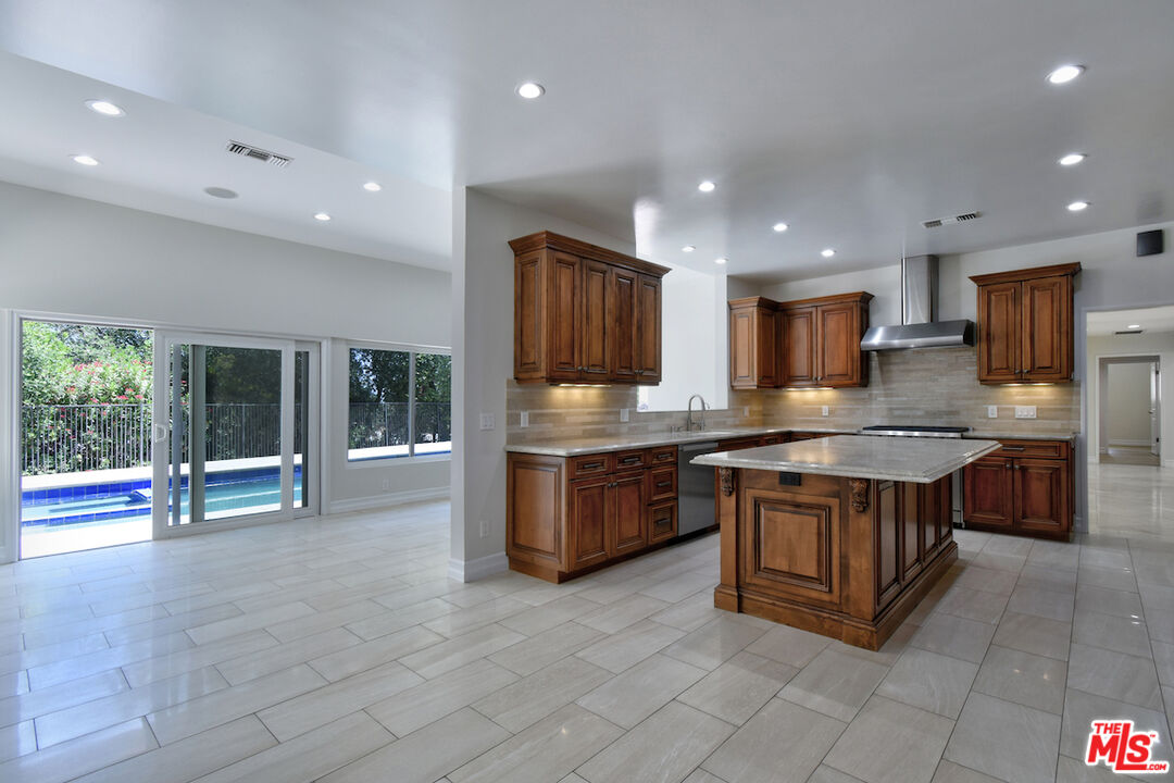 23637 Park Belmonte