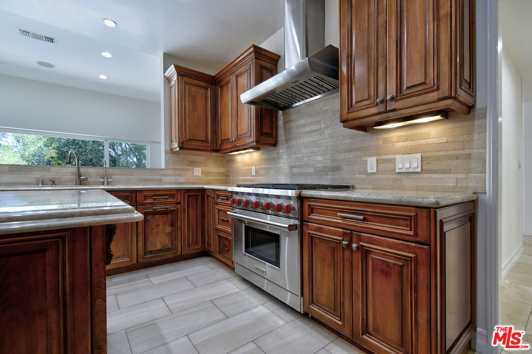 23637 Park Belmonte