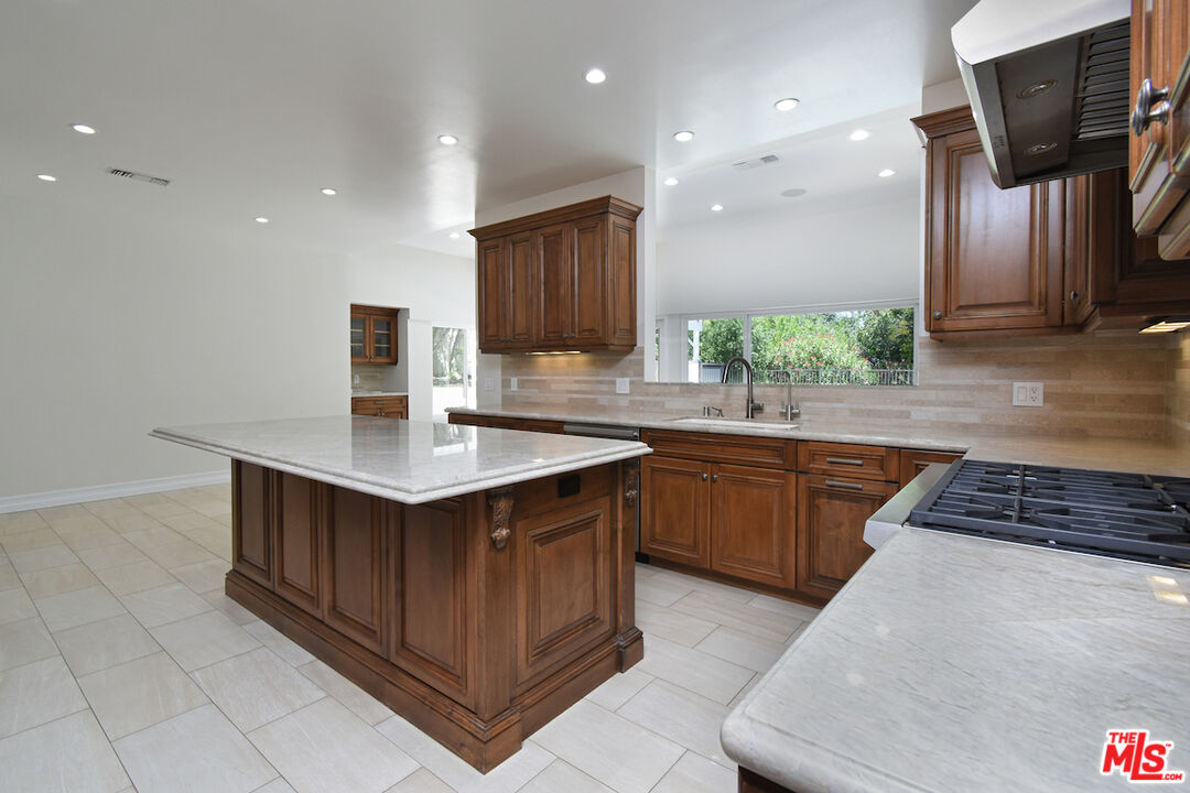 23637 Park Belmonte