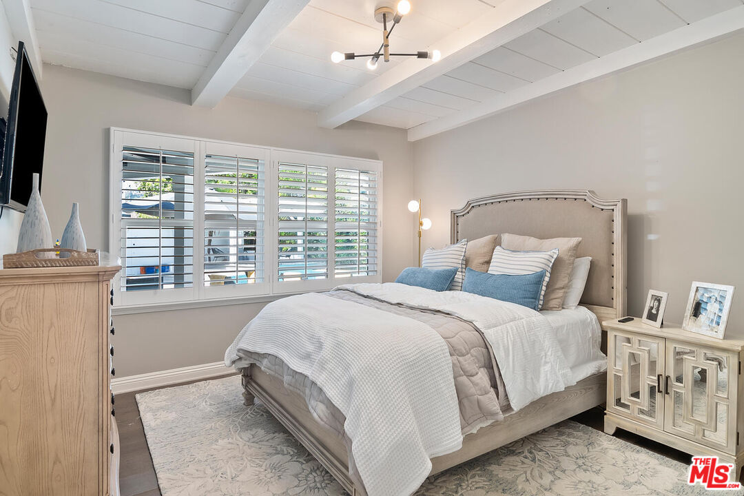 4909 Encino Ter