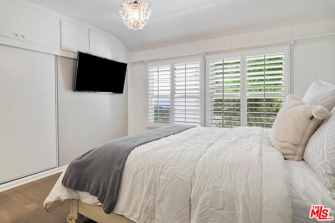 4909 Encino Ter