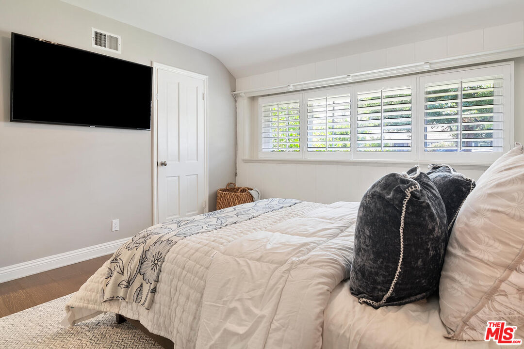 4909 Encino Ter