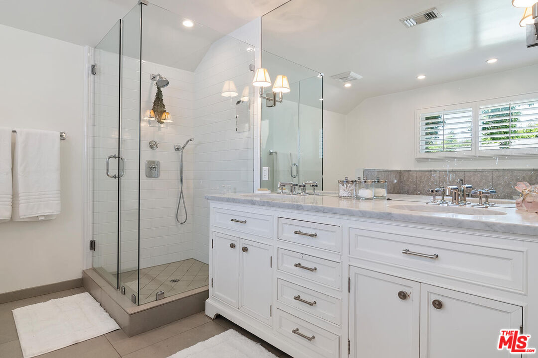 4909 Encino Ter