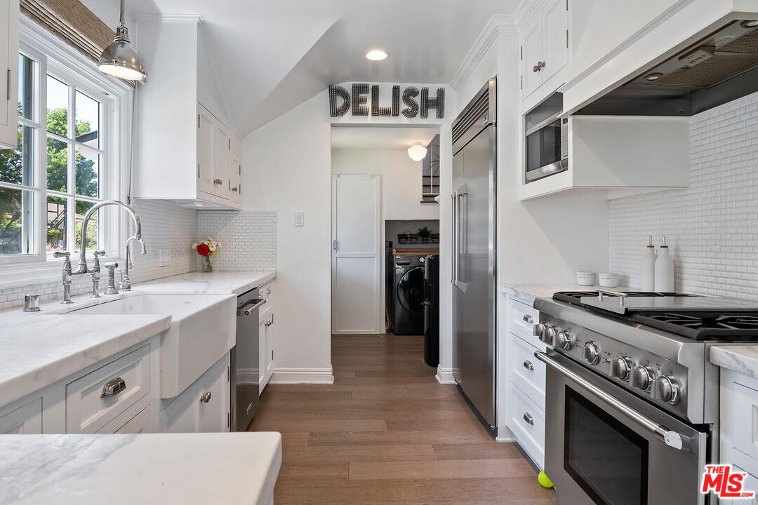 4909 Encino Ter