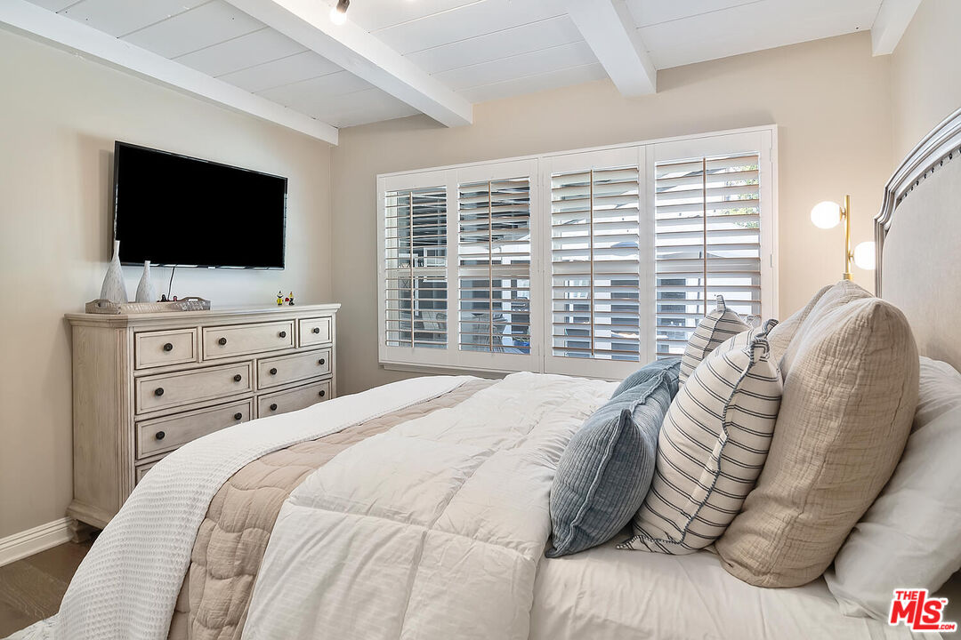 4909 Encino Ter