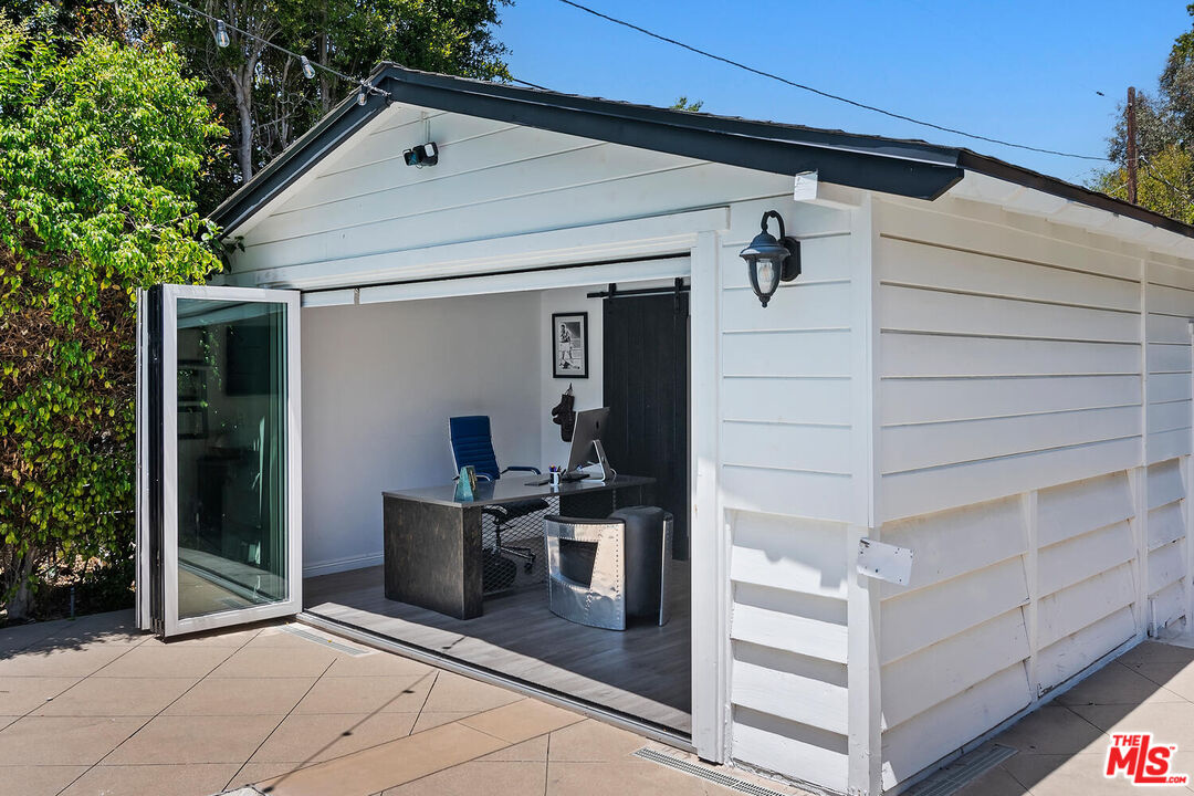 4909 Encino Ter