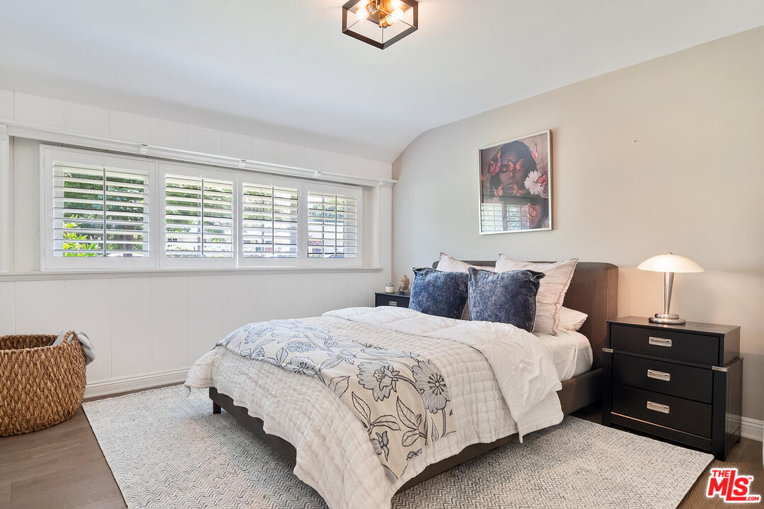 4909 Encino Ter