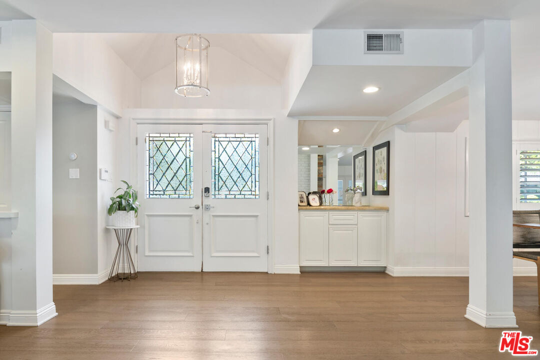 4909 Encino Ter