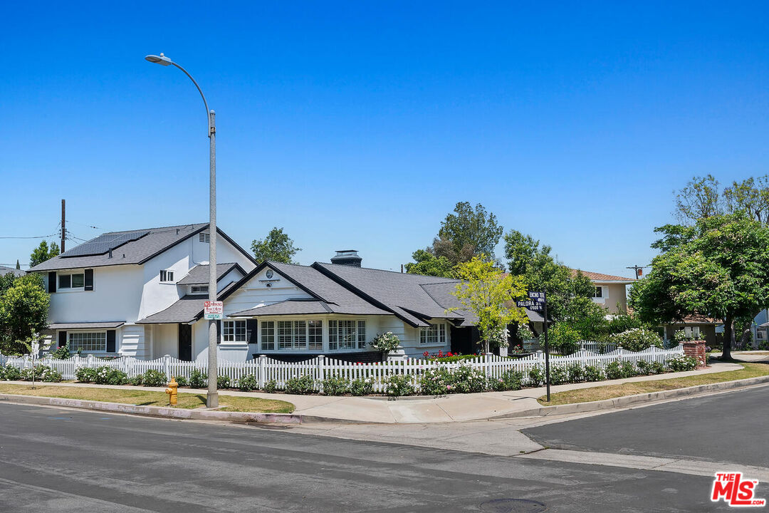 4909 Encino Ter