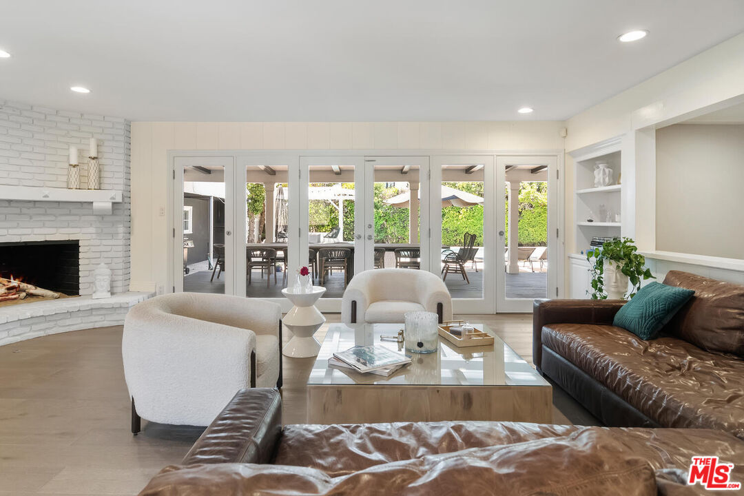 4909 Encino Ter