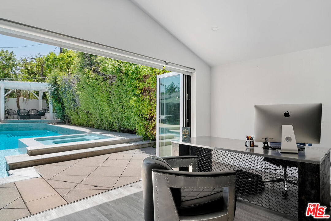 4909 Encino Ter