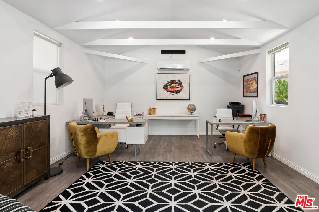 4909 Encino Ter