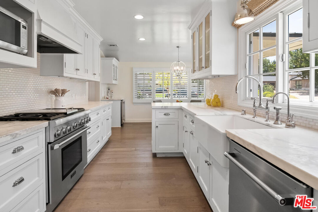 4909 Encino Ter