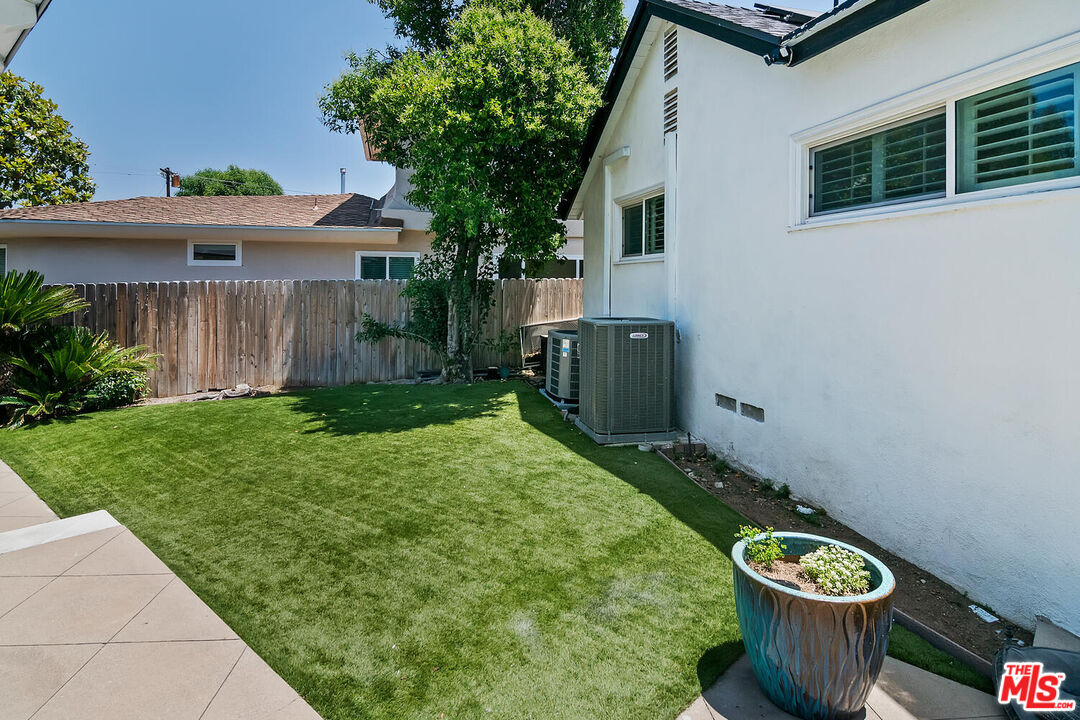 4909 Encino Ter