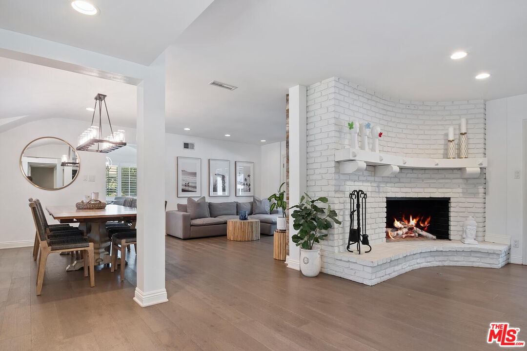 4909 Encino Ter