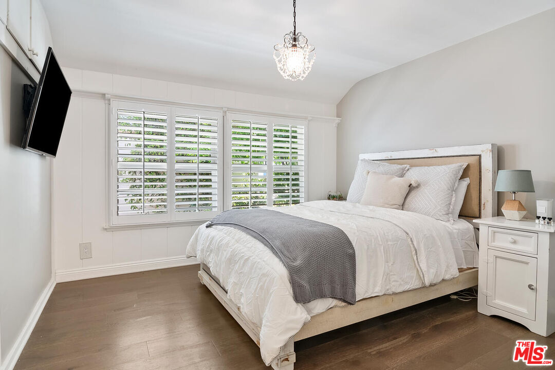 4909 Encino Ter