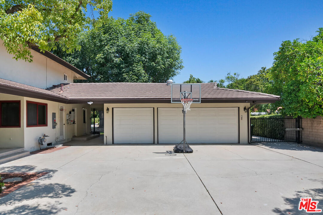19416 Kinzie St