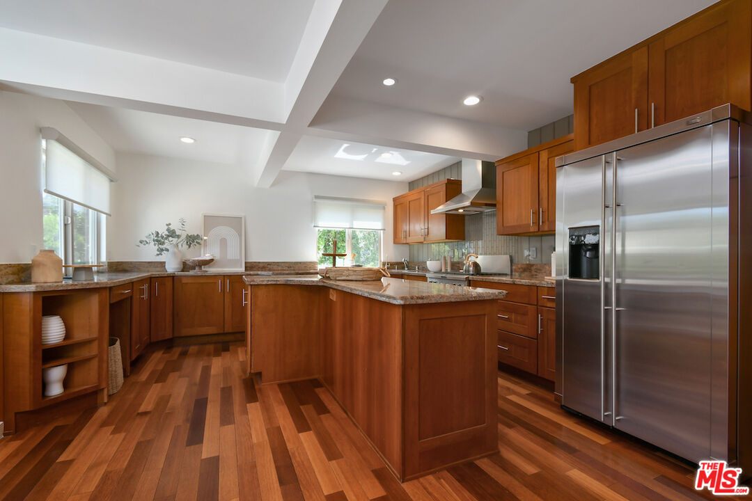 3471 Woodcliff Rd