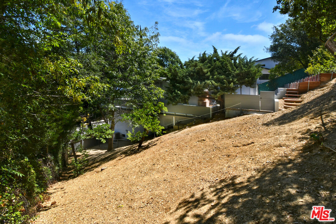 3471 Woodcliff Rd