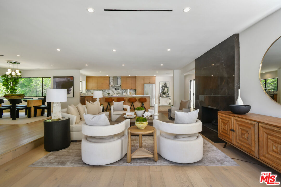 3221 Elvido Dr