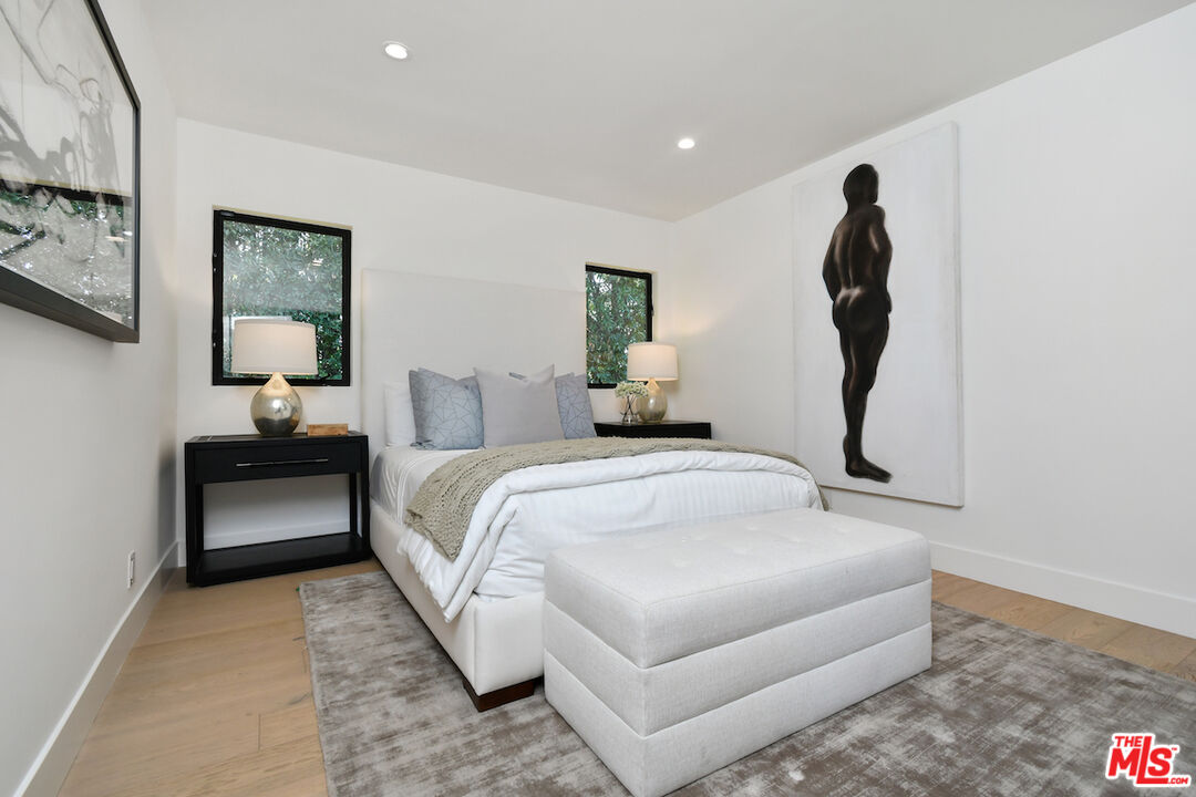 3221 Elvido Dr