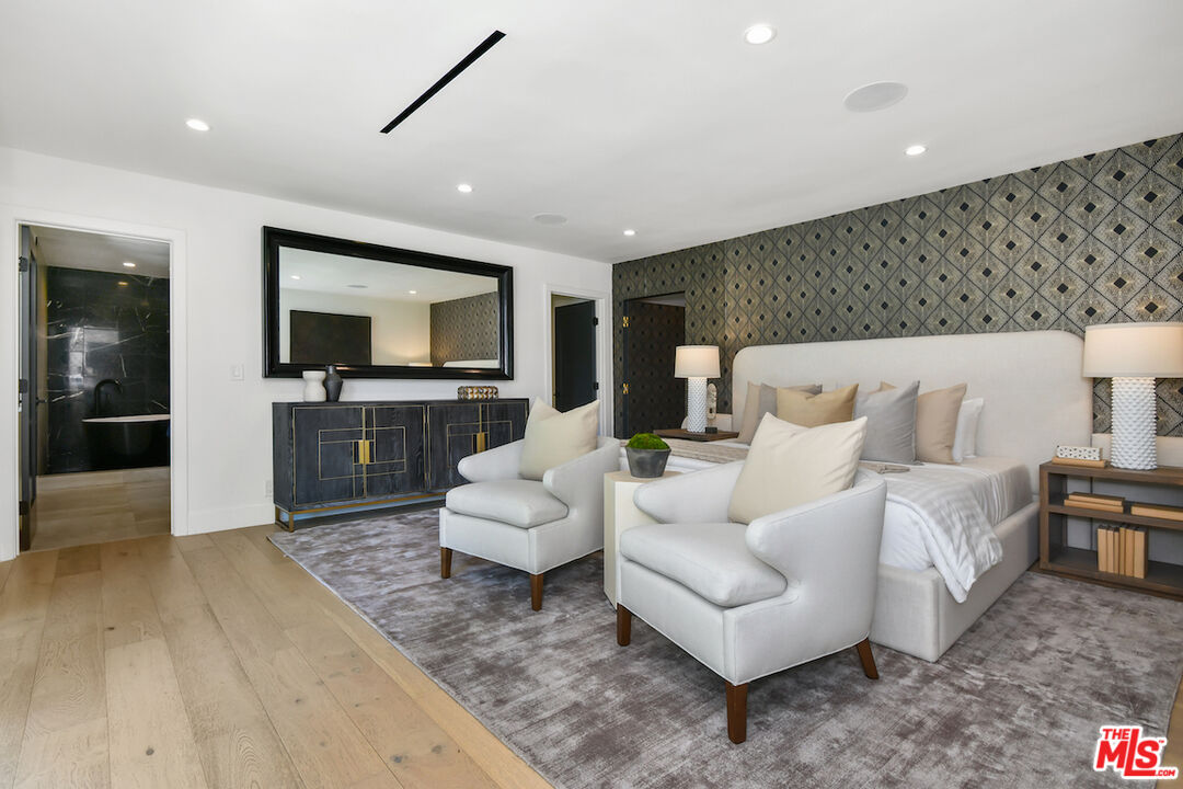 3221 Elvido Dr