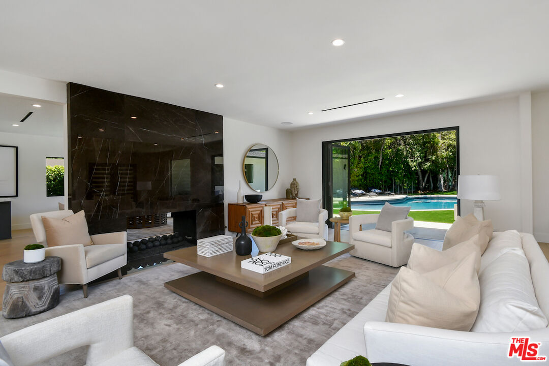 3221 Elvido Dr
