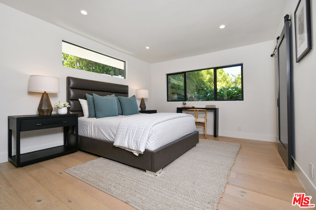 3221 Elvido Dr