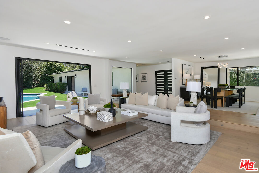 3221 Elvido Dr