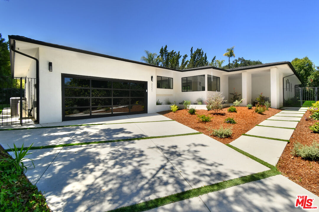 3221 Elvido Dr