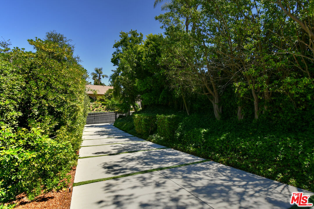 3221 Elvido Dr
