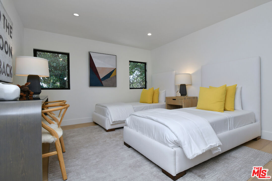 3221 Elvido Dr