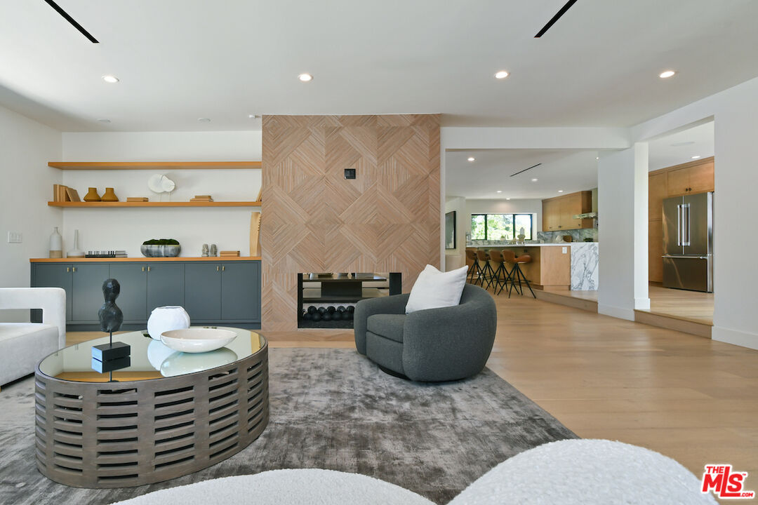 3221 Elvido Dr