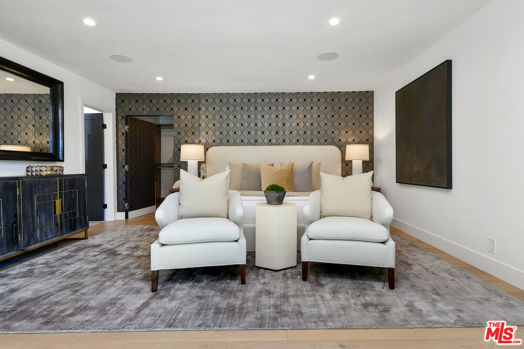 3221 Elvido Dr