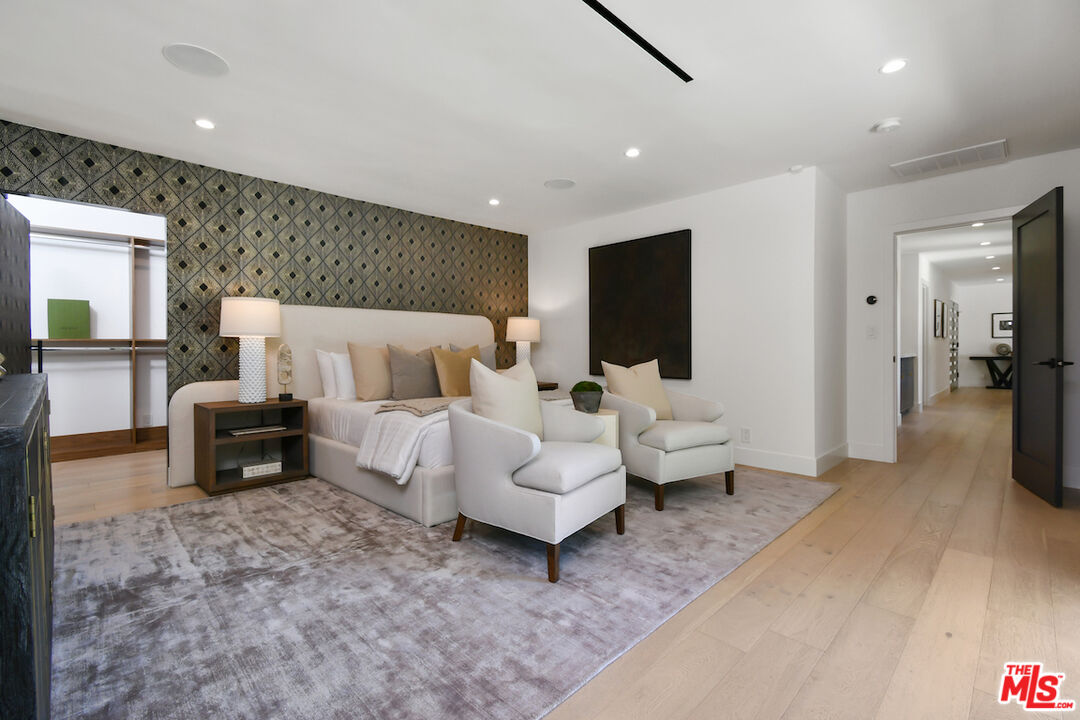 3221 Elvido Dr