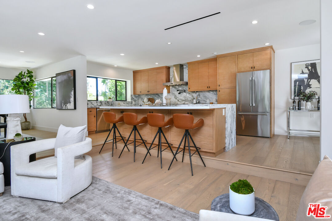 3221 Elvido Dr