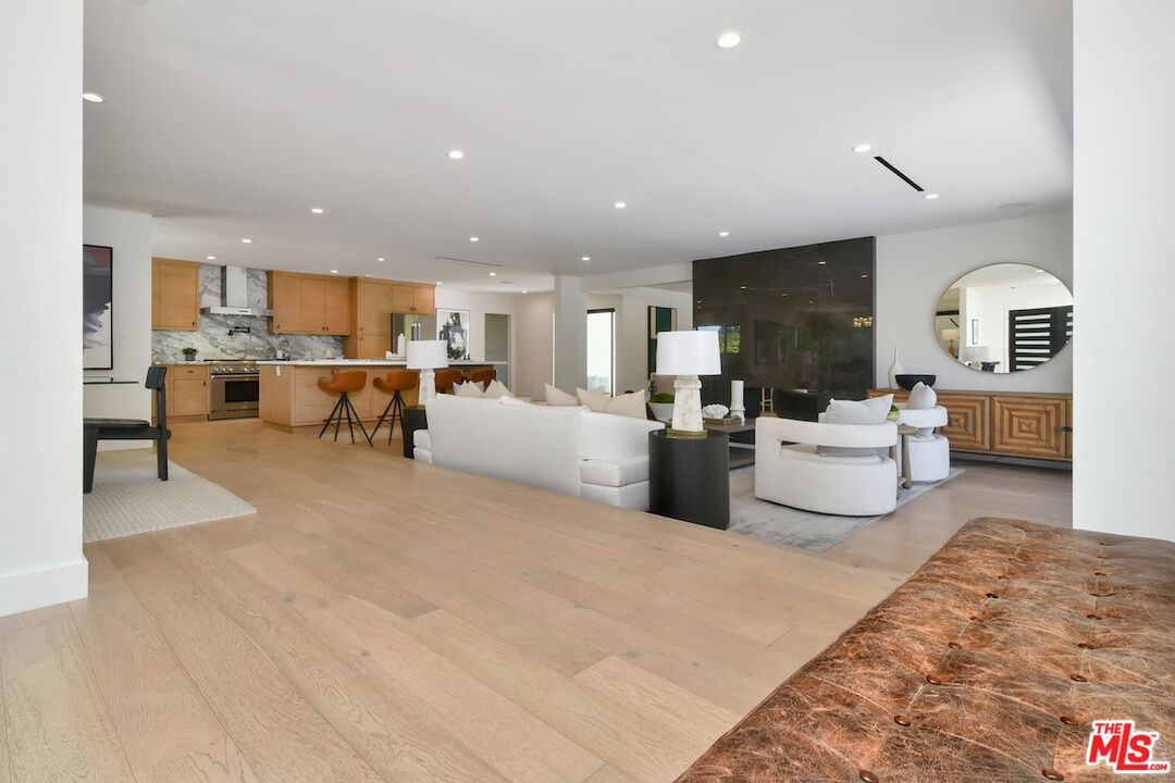 3221 Elvido Dr