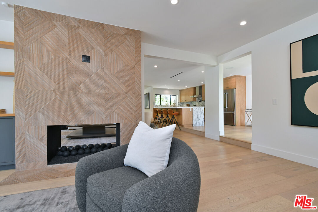 3221 Elvido Dr