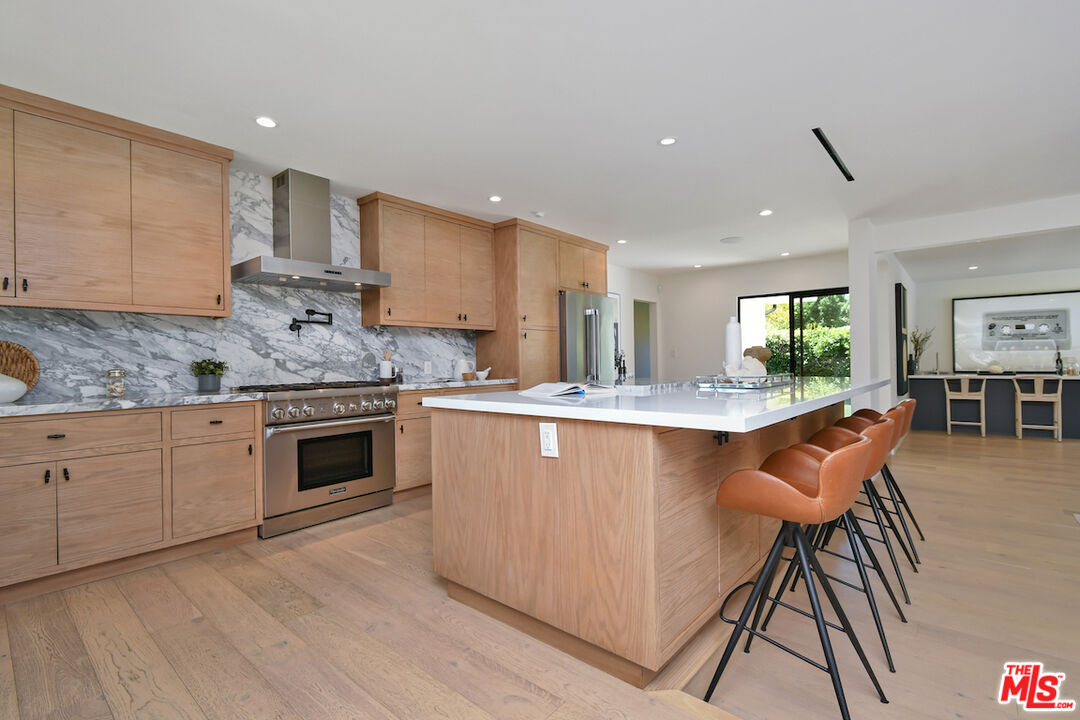 3221 Elvido Dr