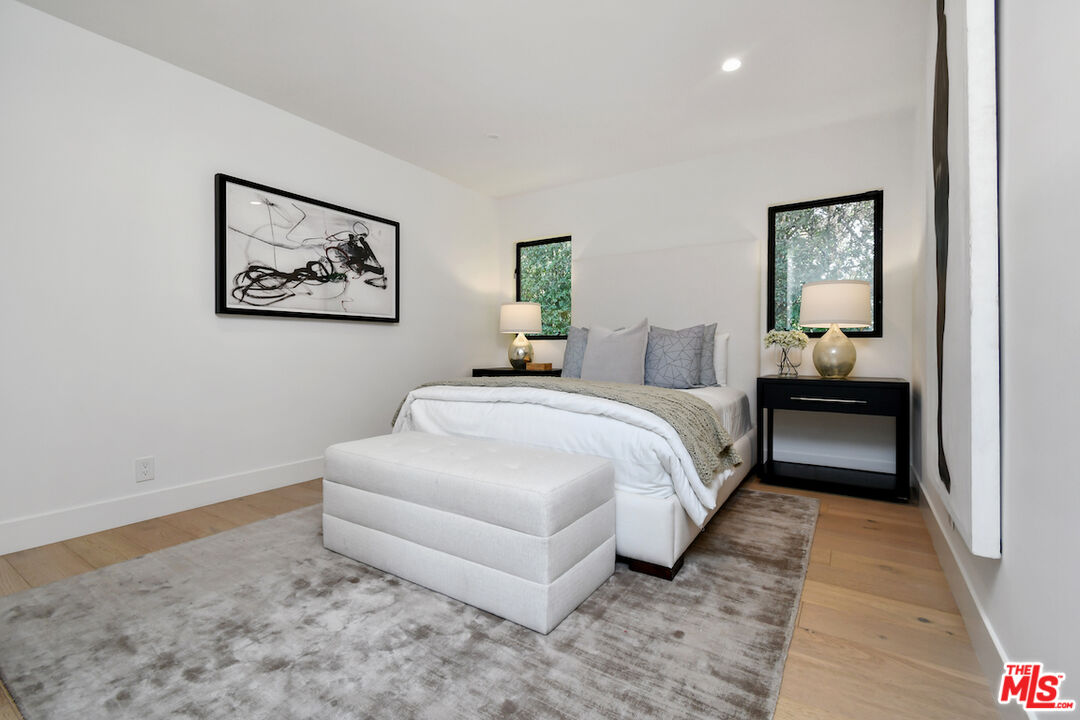 3221 Elvido Dr