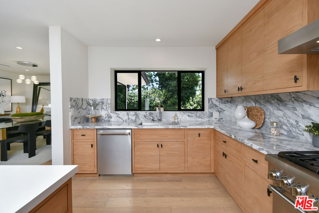 3221 Elvido Dr